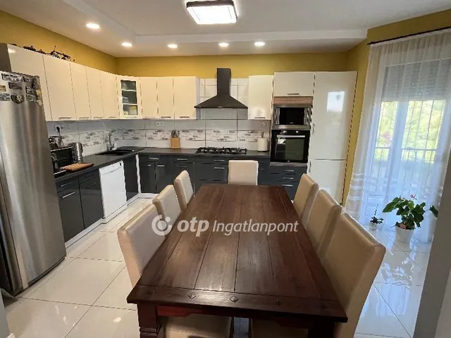 Eladó ház Csatár 150 nm