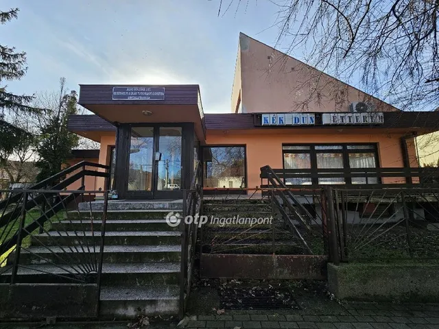 Eladó kereskedelmi és ipari ingatlan Bölcske 410 nm