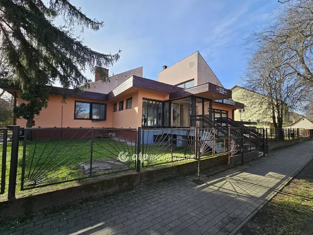 Eladó kereskedelmi és ipari ingatlan Bölcske 410 nm