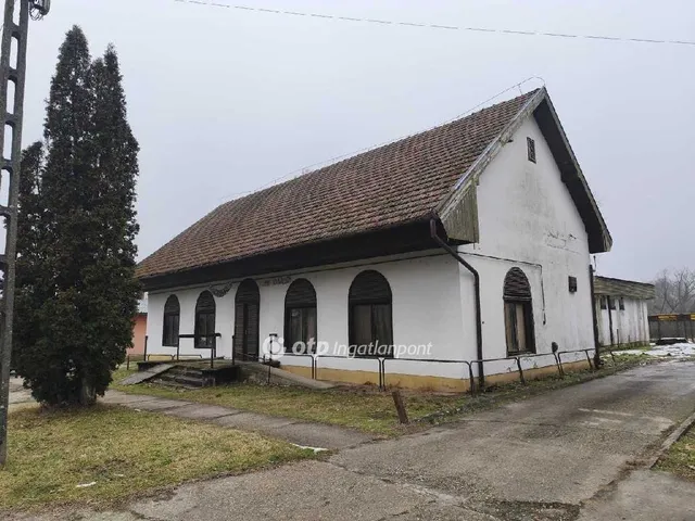 Eladó kereskedelmi és ipari ingatlan Vízvár 720 nm