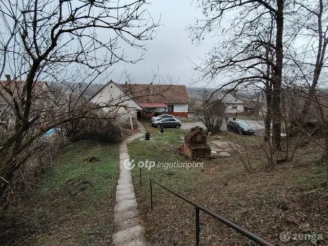 Eladó kereskedelmi és ipari ingatlan Szőkéd 160 nm