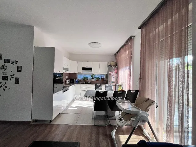 Eladó lakás Teskánd 90 nm