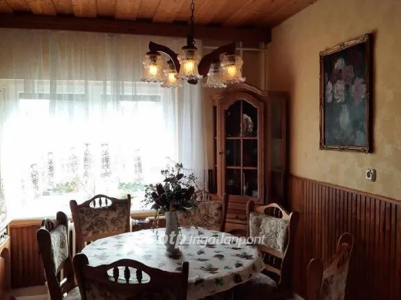 Eladó ház Vonyarcvashegy 470 nm
