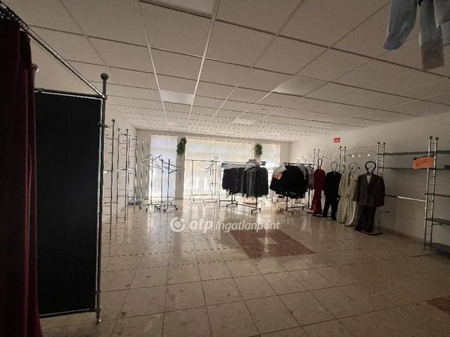 Eladó kereskedelmi és ipari ingatlan Lenti 154 nm