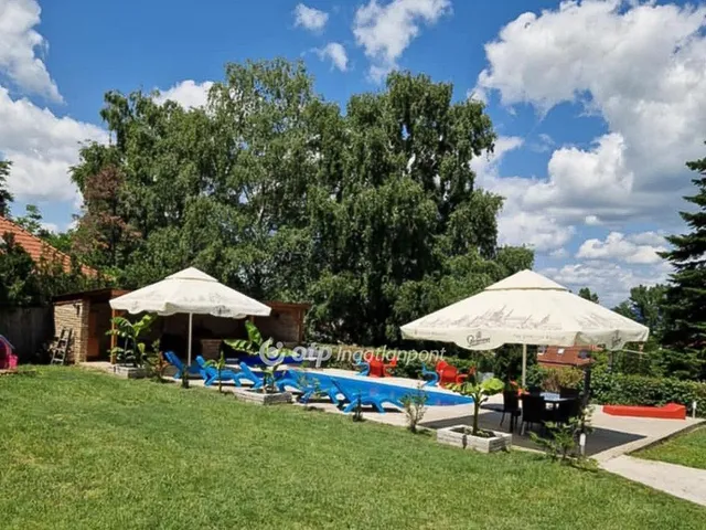 Eladó nyaraló Balatonberény 750 nm