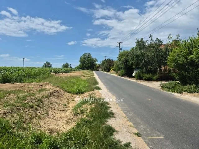Eladó telek Balatonkeresztúr 920 nm