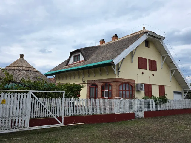 Eladó mezőgazdasági ingatlan Földes 190 nm