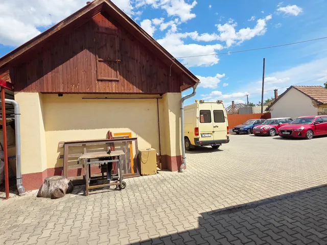 Eladó kereskedelmi és ipari ingatlan Hajdúnánás, Szőlőoldal, Ady Endre körút 281 nm