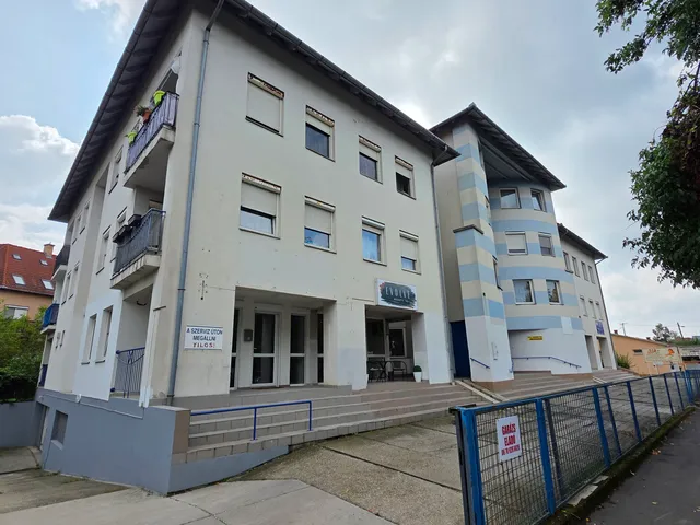 Eladó garázs Debrecen, Vargakert, Szoboszlói út 42-44 14 nm