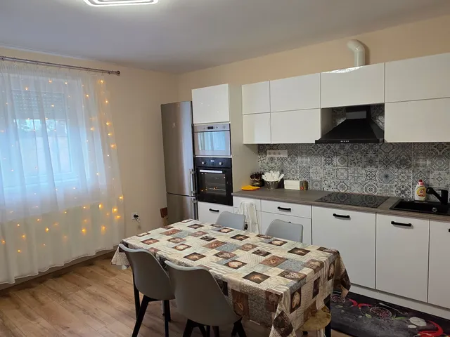 Kiadó ház Debrecen, Biharikert, Szarvas utca 55 nm