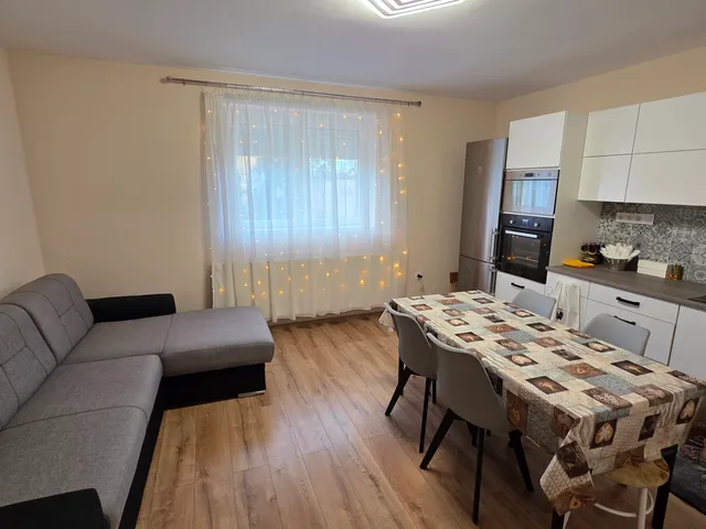 Kiadó ház Debrecen, Biharikert, Szarvas utca 55 nm