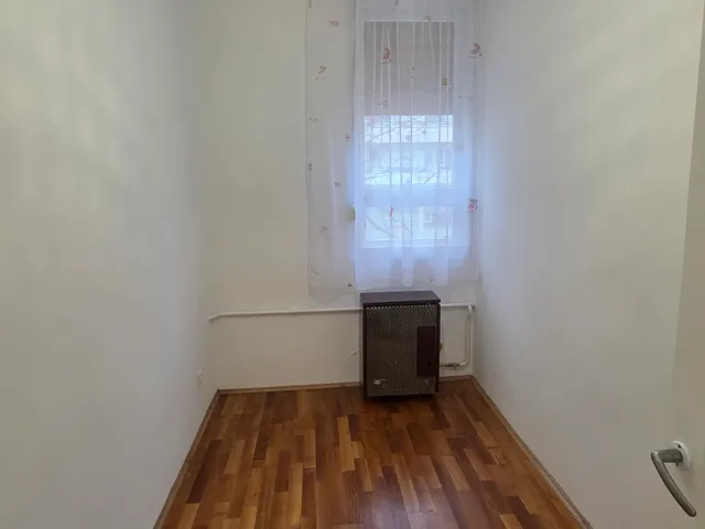 Kiadó lakás Debrecen, Sestakert, Gyöngyösi utca 8 43 nm