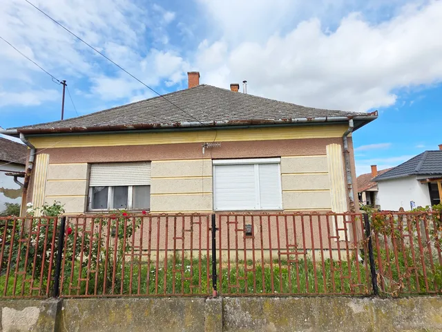 Eladó ház Sáp 72 nm