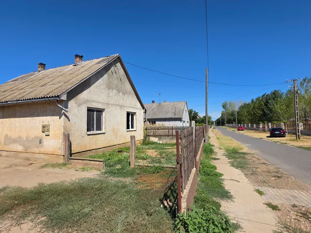 Eladó ház Téglás, Bökönyi utca 70 nm