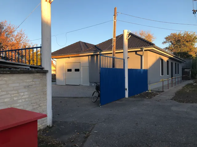 Eladó kereskedelmi és ipari ingatlan Hajdúszoboszló, Dobó István utca 220 nm
