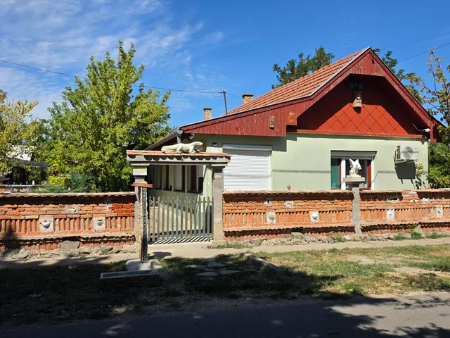 Eladó ház Zsáka 102 nm