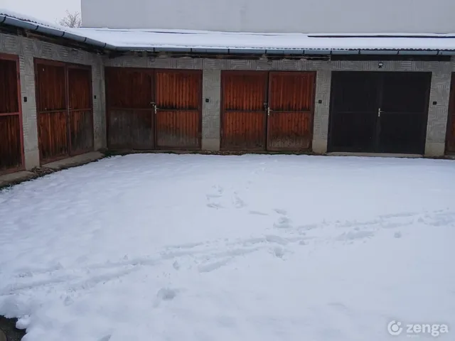 Eladó garázs Szolnok, Belváros 48 nm