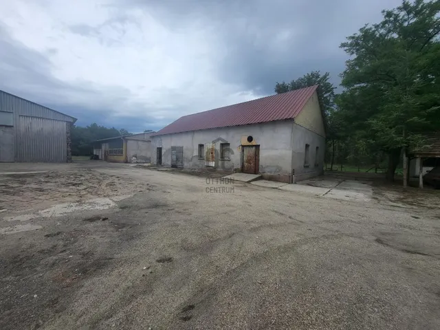 Eladó kereskedelmi és ipari ingatlan Örkény 1200 nm