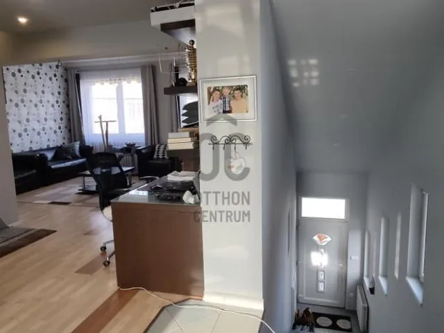 Eladó ház Cegléd 240 nm