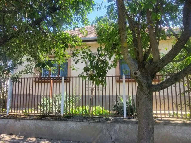 Eladó ház Úri 83 nm