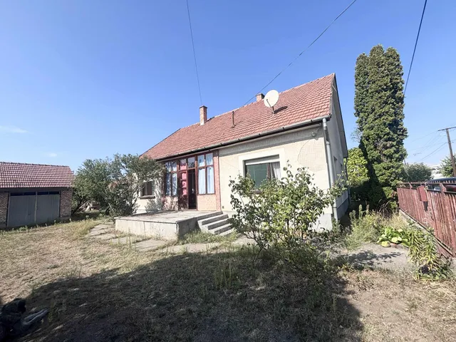 Eladó ház Tápiószele 90 nm