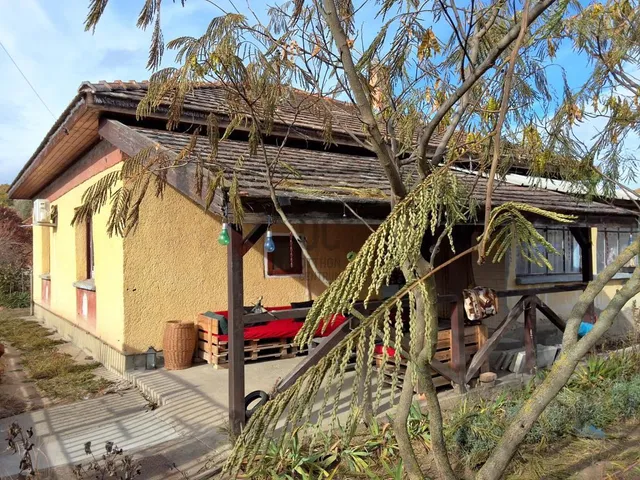 Eladó ház Tápiószentmárton 81 nm