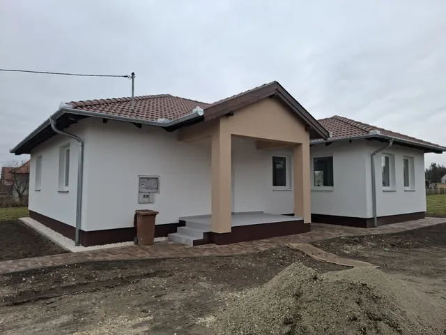 Eladó ház Nagykáta 131 nm