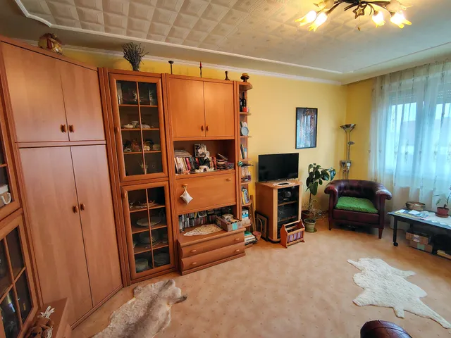 Eladó lakás Cegléd 61 nm