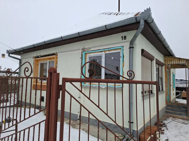 Eladó ház Tápiószentmárton 74 nm