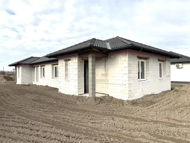 Eladó lakás Cegléd, Bede 66 nm