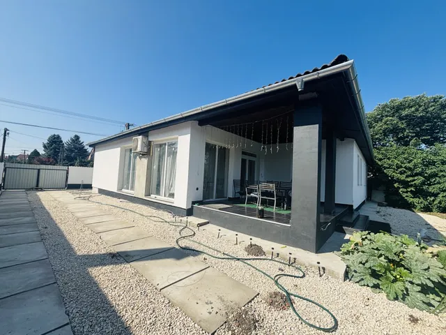 Eladó ház Cegléd 187 nm