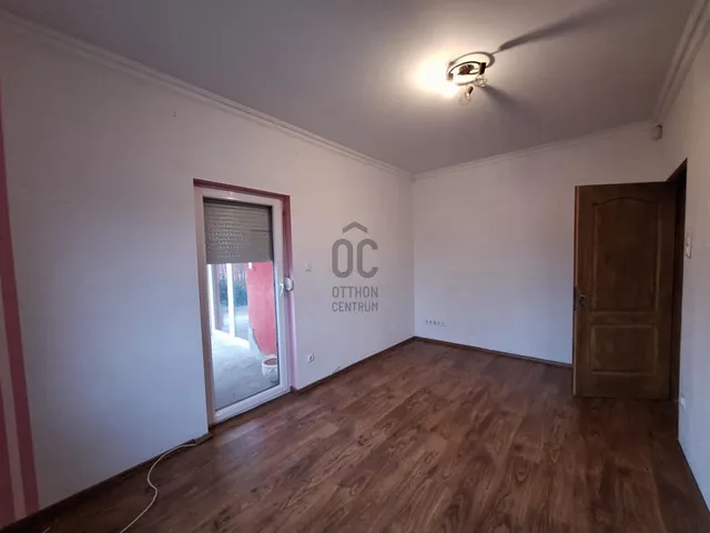 Eladó ház Üllő 280 nm