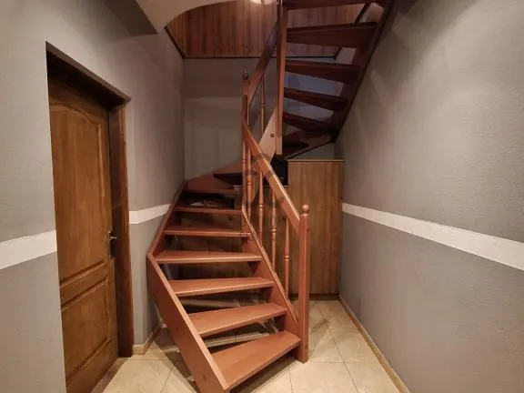 Eladó ház Üllő 282 nm