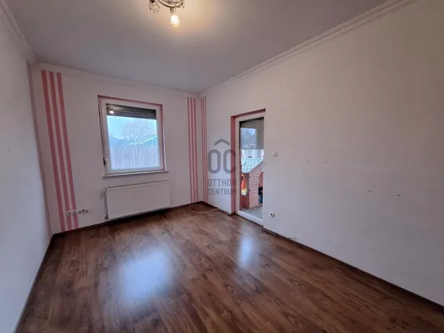 Eladó ház Üllő 282 nm