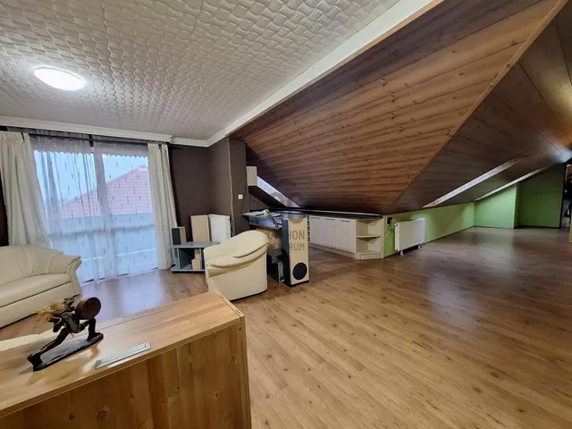 Eladó ház Üllő 282 nm