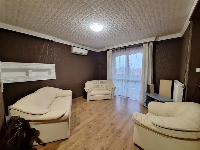 Eladó ház Üllő 282 nm