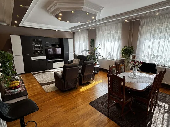 Eladó ház Albertirsa 275 nm