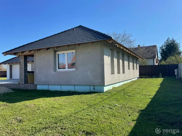 Eladó ház Besnyő, Árpád utca 210 nm