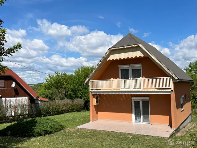 Eladó nyaraló Tamási, Tölgyfa utca 13 77 nm