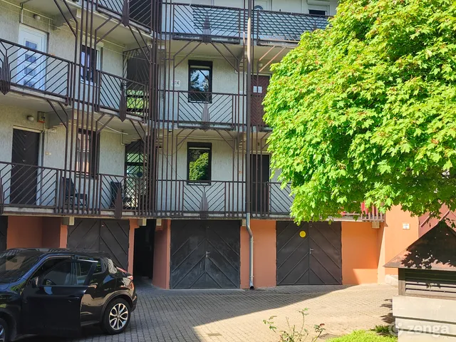 Eladó garázs Pécs, Belváros 12 nm