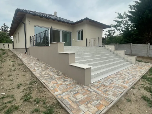 Eladó ház Dunakeszi 184 nm