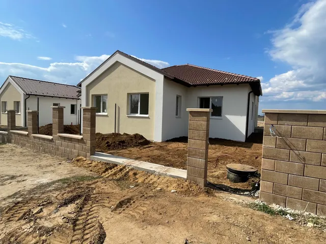 Eladó ház Csörög 98 nm