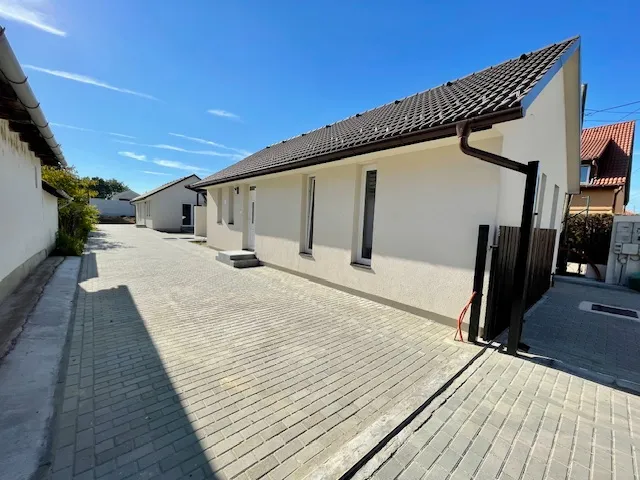 Kiadó ház Sződ 80 nm