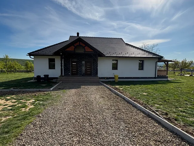 Eladó ház Berkenye 185 nm