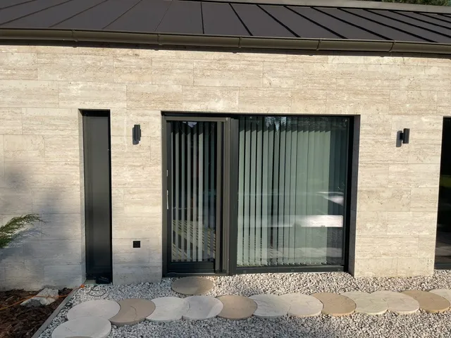 Kiadó kereskedelmi és ipari ingatlan Sződ 25 nm