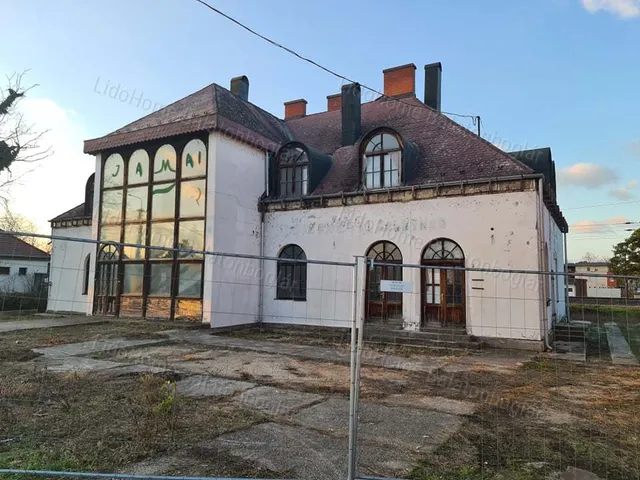 Eladó kereskedelmi és ipari ingatlan Balatonboglár 570 nm
