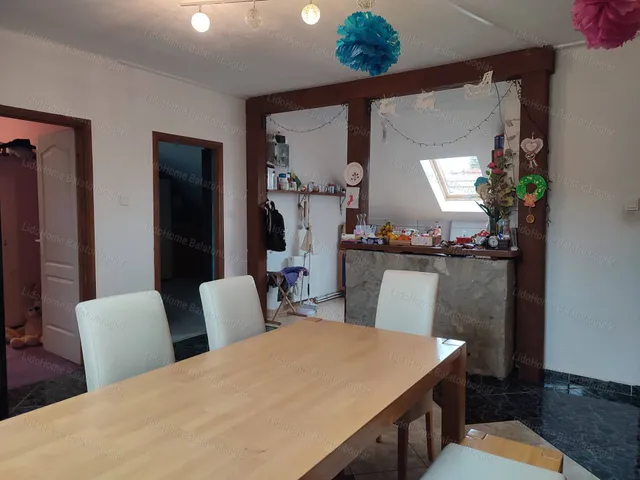 Eladó ház Balatonkeresztúr 360 nm