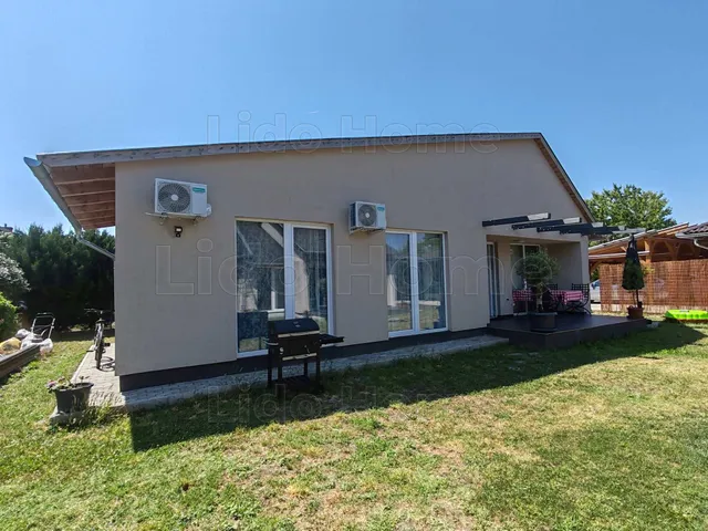 Eladó ház Balatonfenyves 162 nm