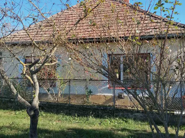 Eladó ház Táska 100 nm
