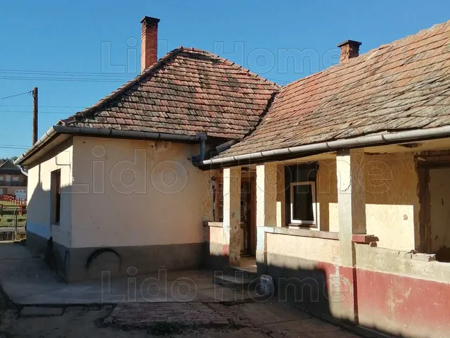 Eladó ház Táska 100 nm
